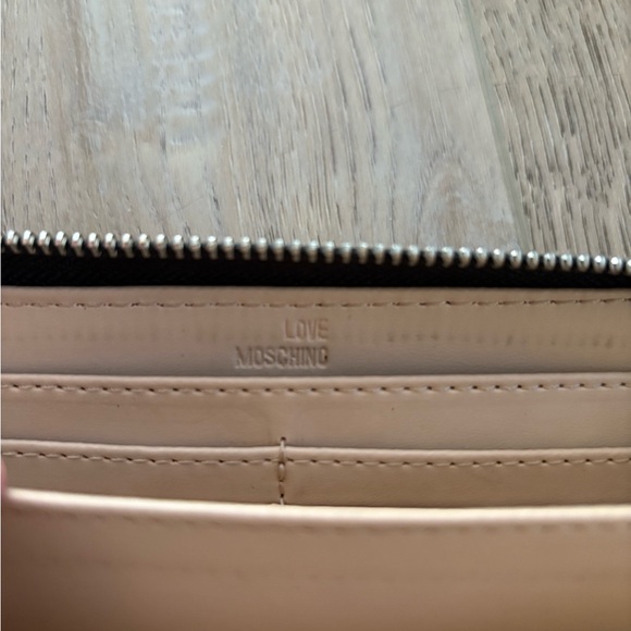 Love Moschino Architectural Design Wallet in Beige and Black - Picture 6 of 11